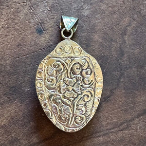 Bear w Green Turquoise Disc Medium | Yellowstone Spirit Southwestern and Spirit Animal Collection Necklaces Objects of Beauty Southwest 