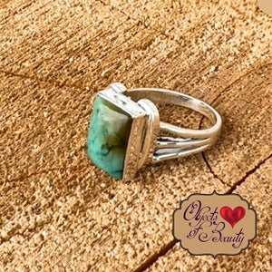 On Lucky Ground Beth Dutton Green Turquoise Horseshoe Ring | Yellowstone Spirit Southwestern Collection Turquoise Ring Objects of Beauty Southwest 