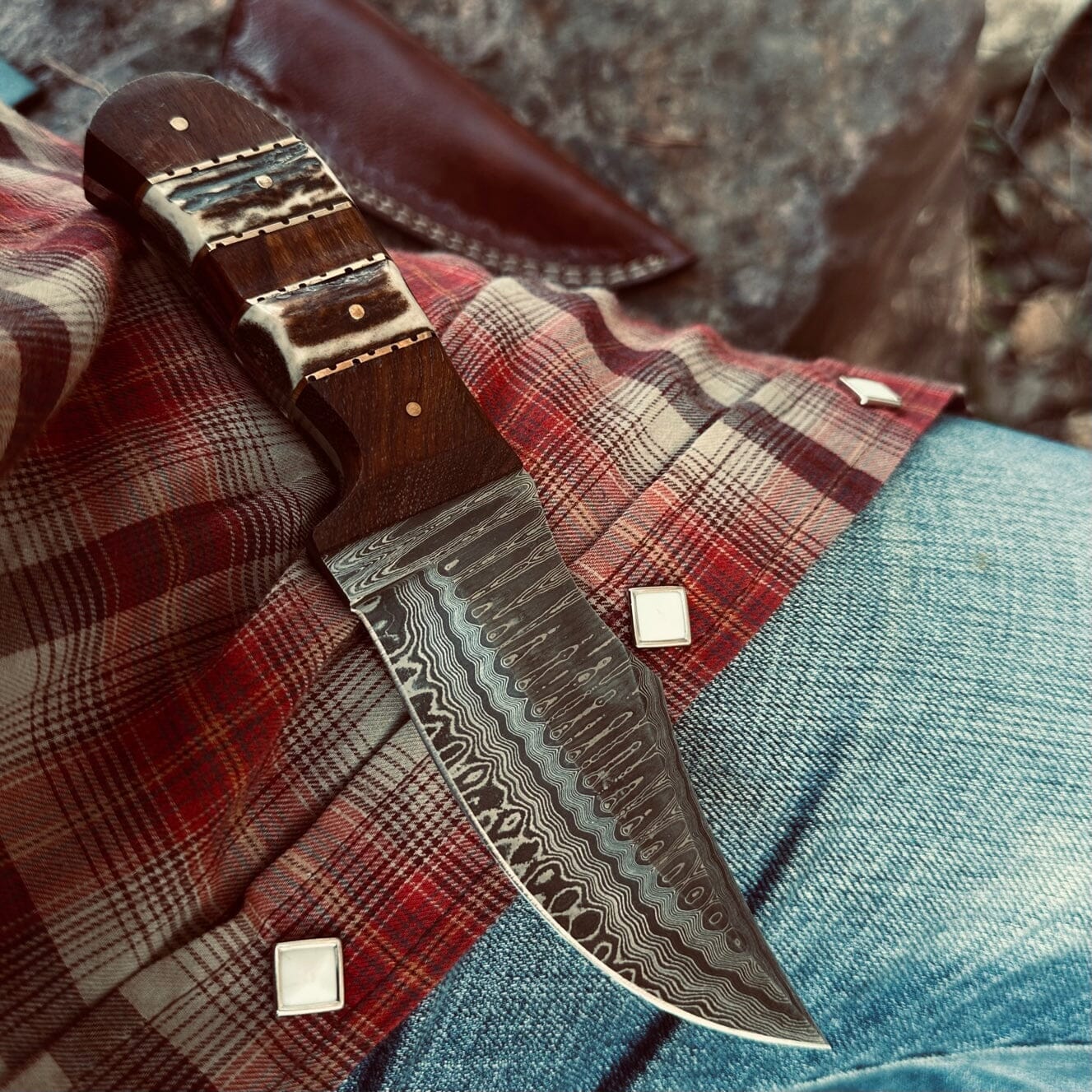 Stag Antler Damascus Bushcraft Hunting Knife | Yellowstone Spirit Southwestern and Spirit Animal Collections Damascus Knife Objects of Beauty 