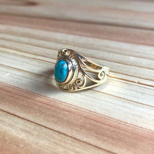Turquoise w Soft Spider Vein Matrix Oval Cabochon Ring ~ One of a Kind Size 8.5 | Yellowstone Spirit Ring Objects of Beauty Southwest 