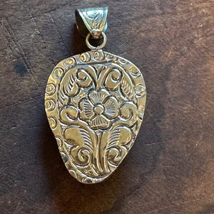 Wolf w Turquoise Stone Small | Yellowstone Spirit Southwestern and Spirit Animal Collection Necklaces Objects of Beauty Southwest 