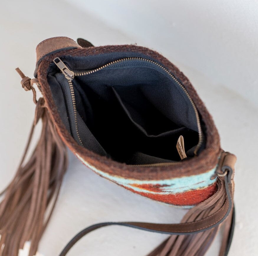 bohostyle #louisvuittonpurse #lvstcloud #boho #fringe #western  #westernstyle #shopping #luxury #treatyosel… | Leather fringe handbag, Western  bags purses, Lv purse